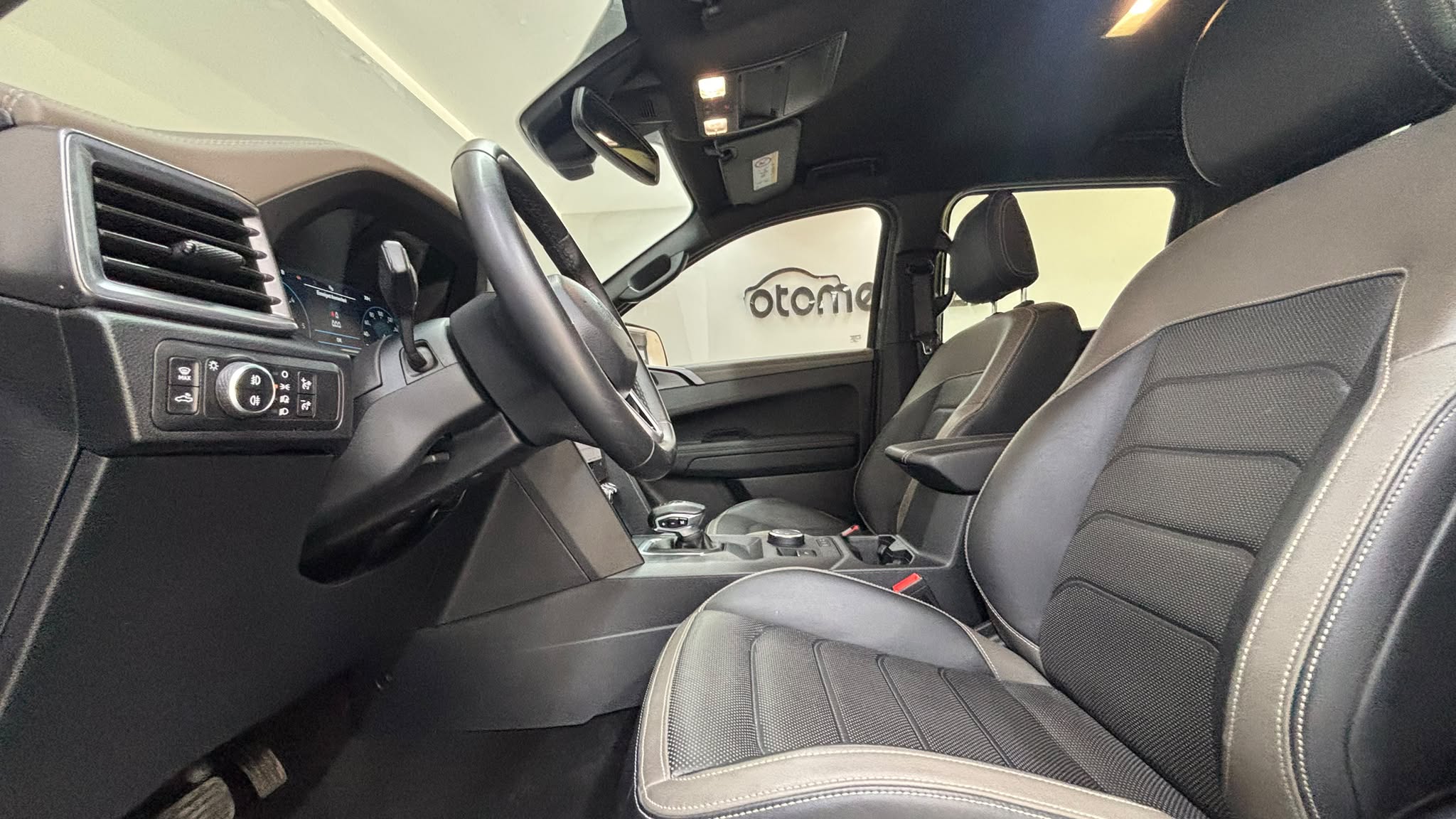VOLKSWAGEN AMAROK 27